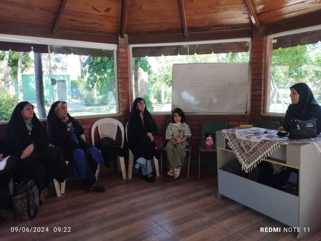 دیدار با اولیای جدید الورود و دانش آموزان و آشنایی با اولیا مدرسه